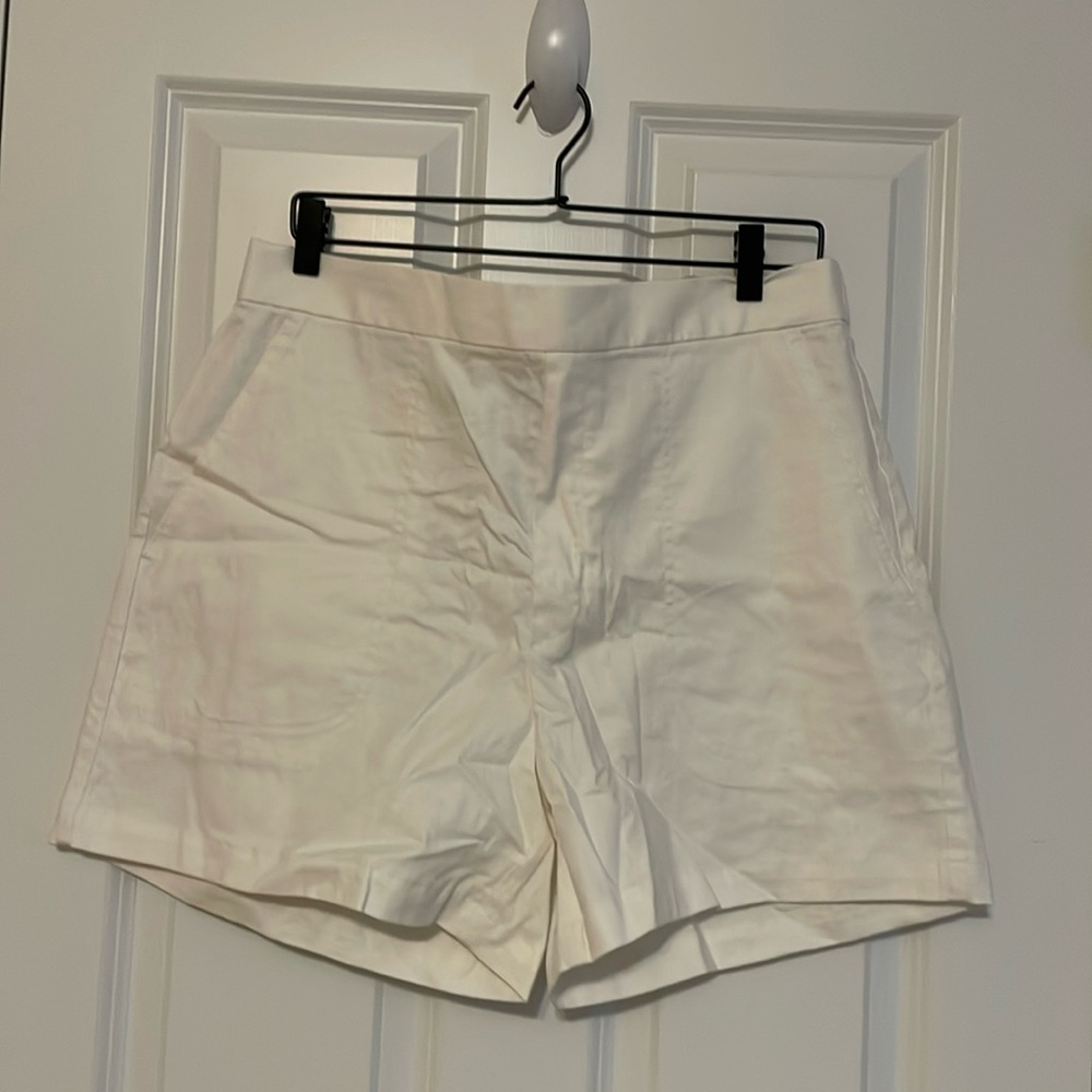 Banana Republic New with tags linen blend women’s shorts